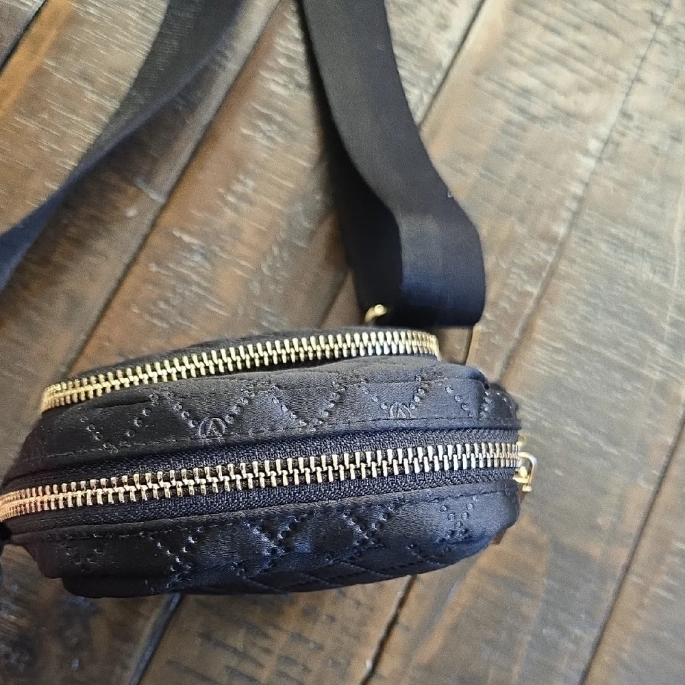 Black Quilted Crossbody Bag - Picture 2 of 6